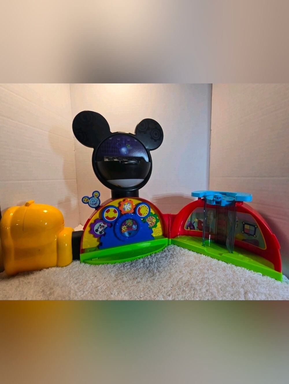 Disney Jr. Mickey Mouse Clubhouse Deluxe Lights & Sounds & Camper Playsets